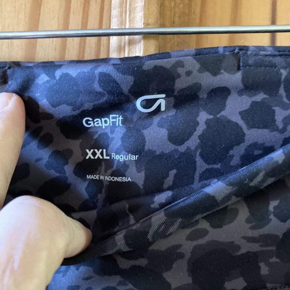 Women’s Gap black gray cheetah print athletic legging yoga pants size XXL - NWT - Picture 5 of 7